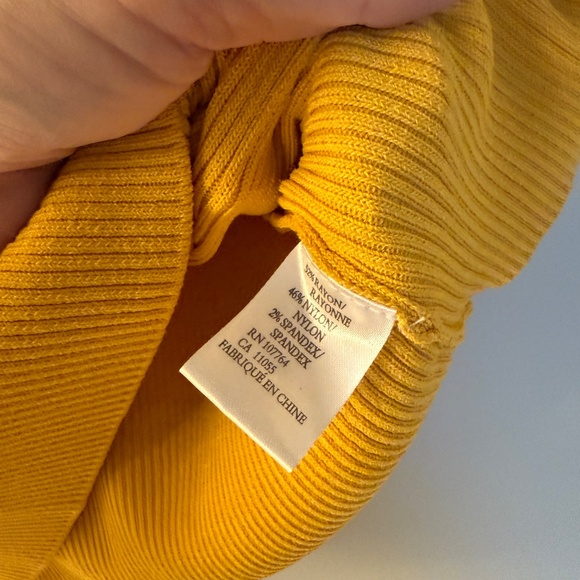 One Girl Who cool clasp front goldenrod yellow ribbed sweater sleeveless XL - Picture 5 of 8